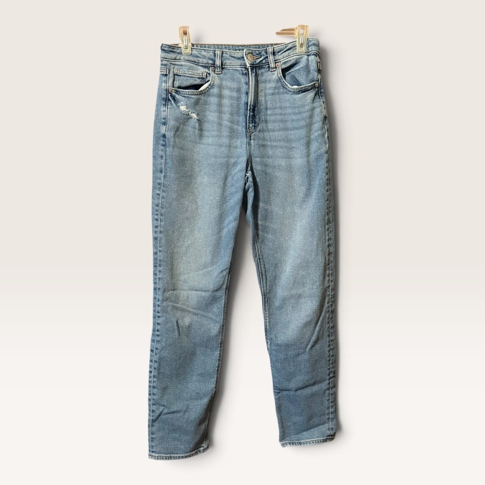 American Eagle Mom Jean Size 6 Long Light Wash Blue Distressed High Rise Stretch